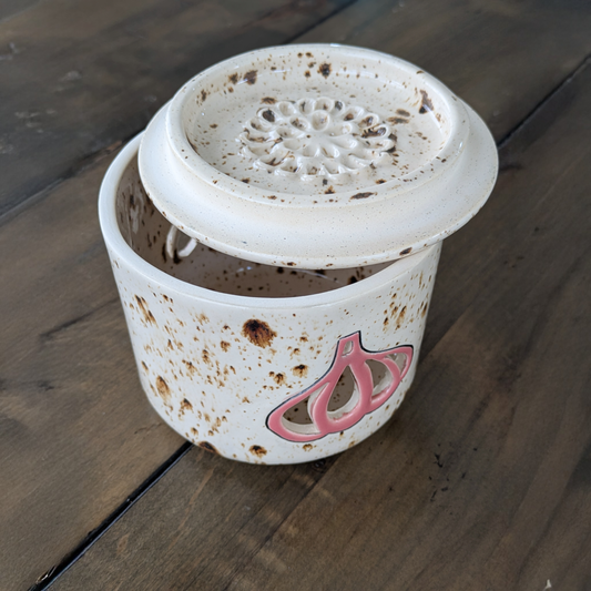 2-in-1 Garlic Keeper + Grater - White Speckles