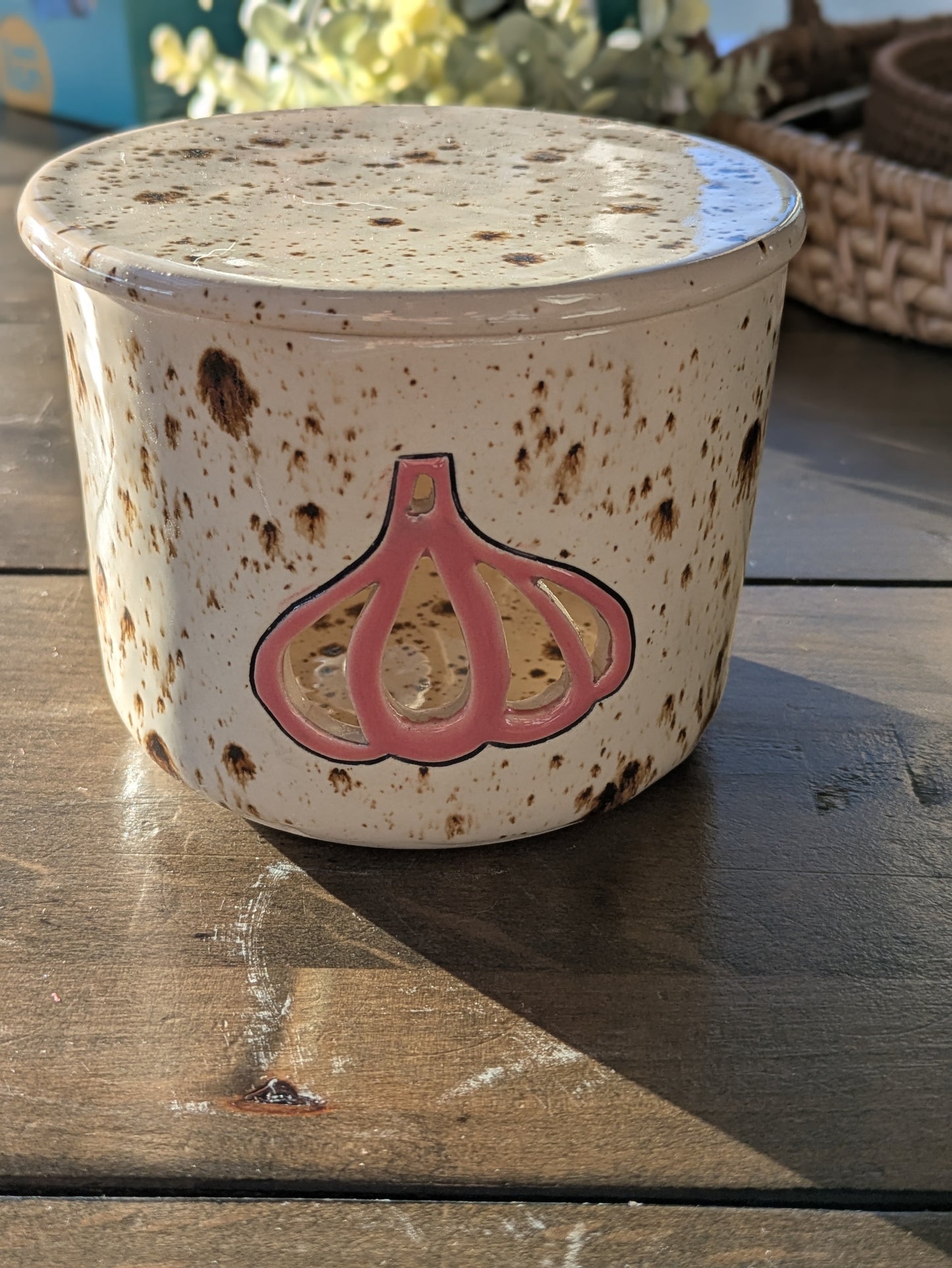 2-in-1 Garlic Keeper + Grater - White Speckles