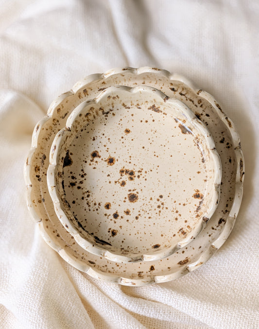 Scallop Plate - Ivory Speckles